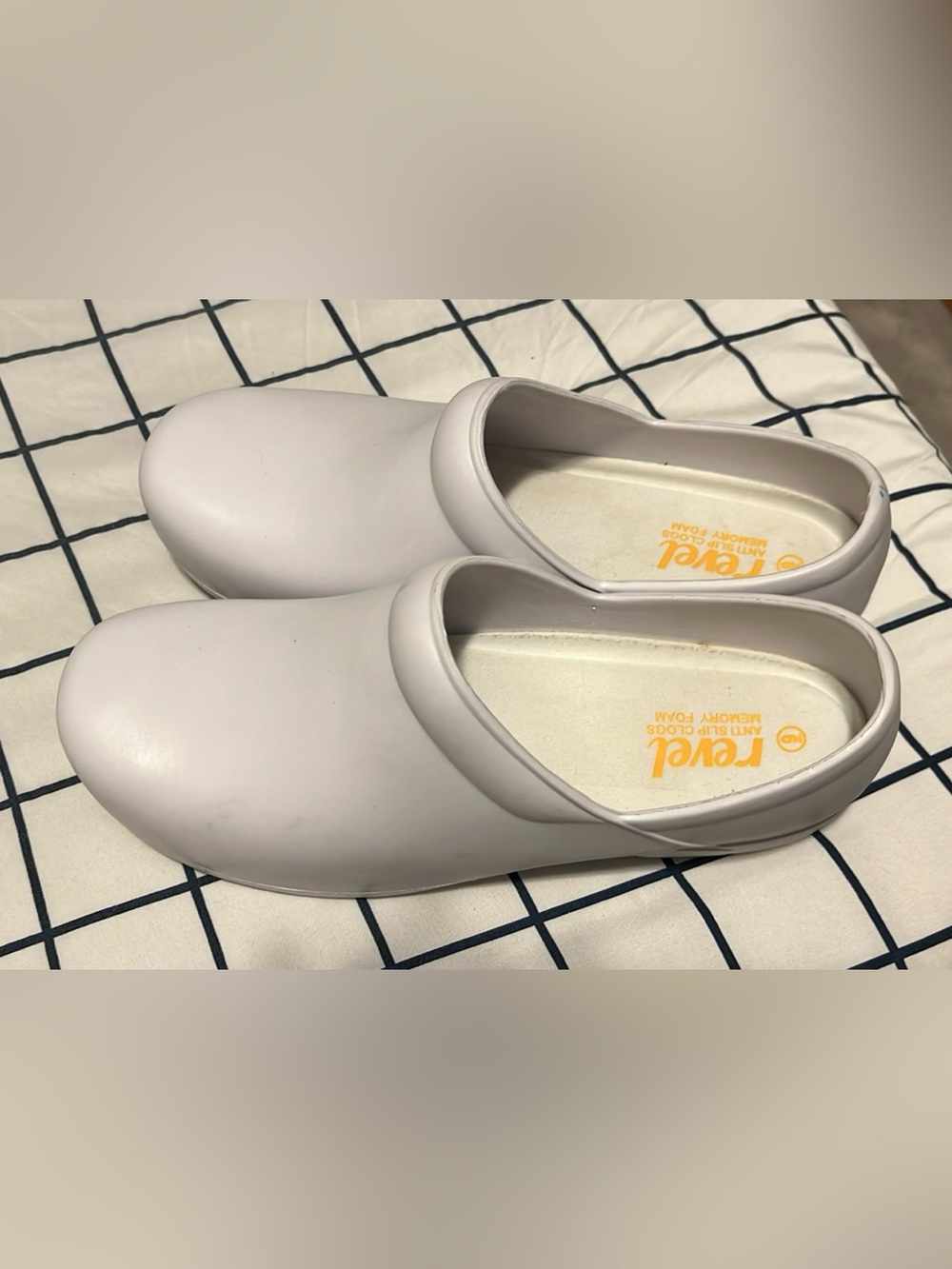 Woman Slip-On Clog in white